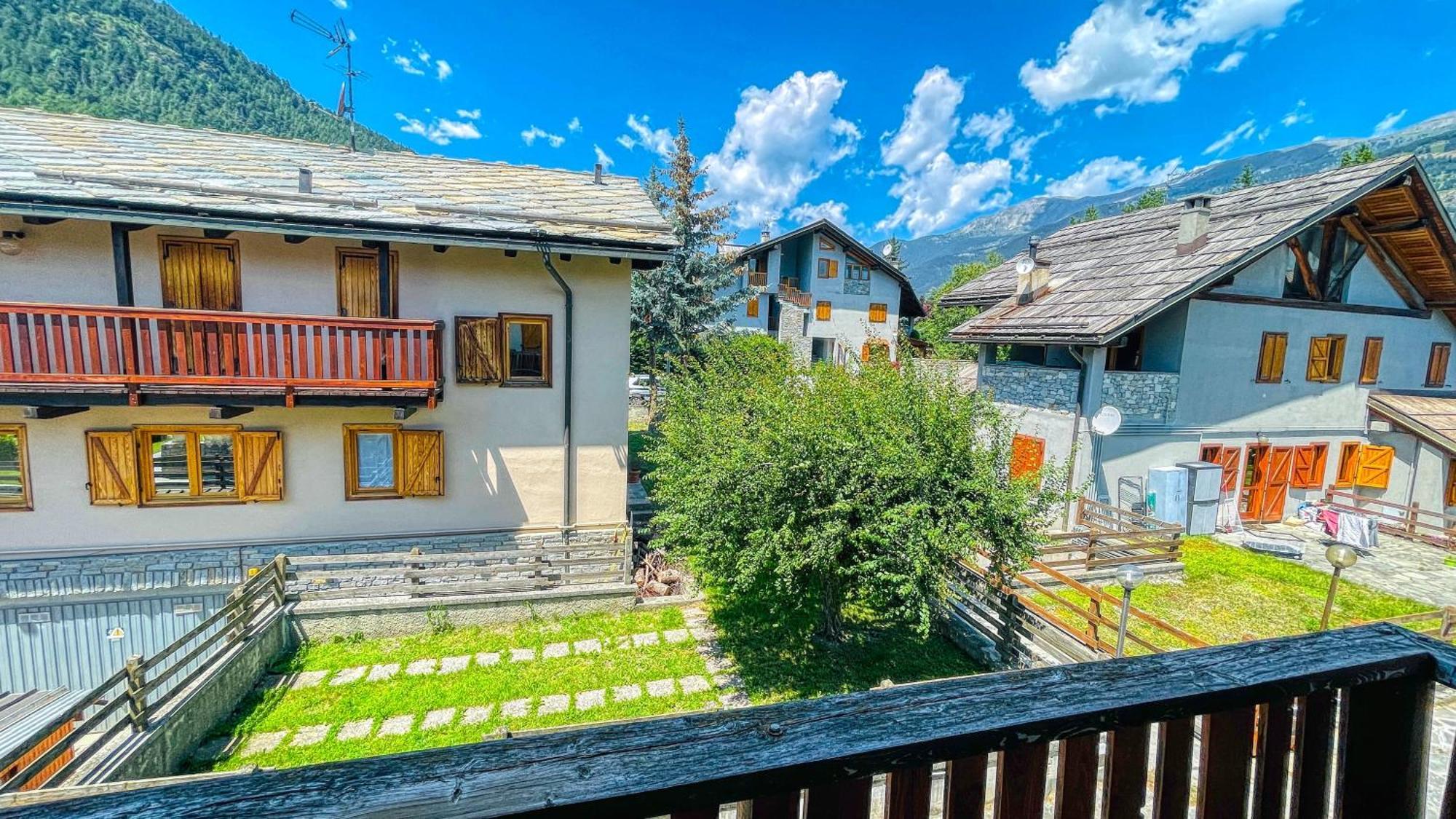 Appartamento Bellavista - Affitti Brevi Italia Oulx Eksteriør bilde